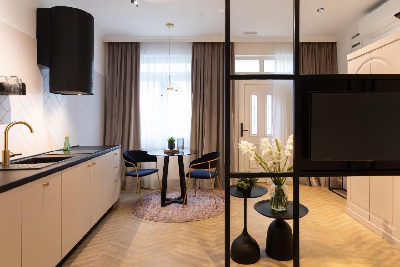 Pierrot & Pierrette Mesnicka Apartment Zagreb Bagian luar foto