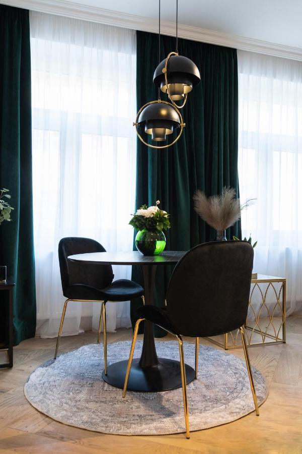 Pierrot & Pierrette Mesnicka Apartment Zagreb Bagian luar foto