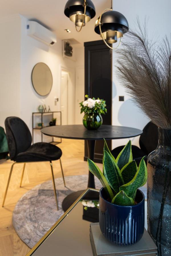 Pierrot & Pierrette Mesnicka Apartment Zagreb Bagian luar foto
